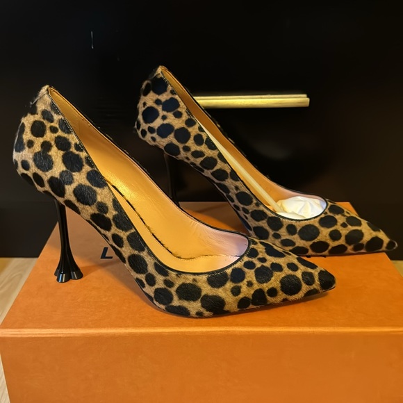 Louis Vuitton - Blossom Pump - Picture 2 of 9